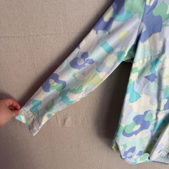 Isaac Mizrahi Live Blouse Size 6 Blue Button Up Abstract Watercolor Print Top - Picture 3 of 11